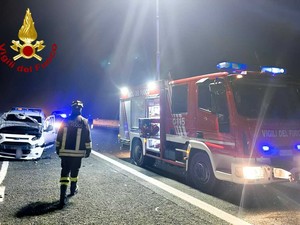 Incidente stradale sull'A4, coinvolti 5 mezzi e 2 persone in ospedale: ambulanza anche da Cavaglià Incidente stradale sull'A4, coinvolti 5 mezzi e 2 persone in ospedale: ambulanza anche da Cavaglià