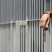 Torino, tenta il suicidio in cella, detenuto salvato dagli agenti del carcere delle Vallette