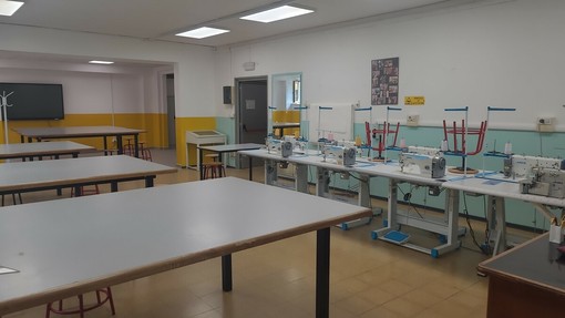 Borgosesia, cresce il corso Moda del “G. Magni”: nuovi laboratori e 24 iscritti in prima Borgosesia, cresce il corso Moda del “G. Magni”: nuovi laboratori e 24 iscritti in prima