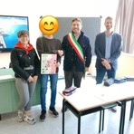 Quarona, alle scuole medie premiato Matteo Ciliberto per l’immagine della locandina del 25 Aprile Quarona, alle scuole medie premiato Matteo Ciliberto per l’immagine della locandina del 25 Aprile