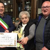 Varallo saluta Emma: dopo 57 anni si chiude la porta del Caffè Stazione