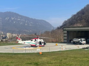Tragedia di Crans-Montana, impegnato anche l’elisoccorso con base a Borgosesia: trasferito un ferito in Lombardia Tragedia di Crans-Montana, impegnato anche l’elisoccorso con base a Borgosesia: trasferito un ferito in Lombardia