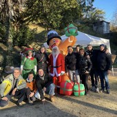 Valdilana, clima di festa a Valle Mosso con Babbo Natale in Valle (foto dalla pagina Facebook di Amici del Parco Reda) Valdilana, clima di festa a Valle Mosso con Babbo Natale in Valle (foto dalla pagina Facebook di Amici del Parco Reda)