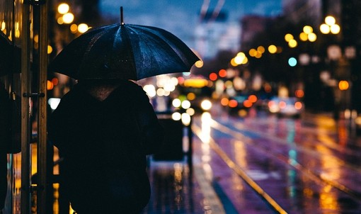 Addio sole, in arrivo temporali e forti rovesci. Allerta gialla in Piemonte Addio sole, in arrivo temporali e forti rovesci. Allerta gialla in Piemonte