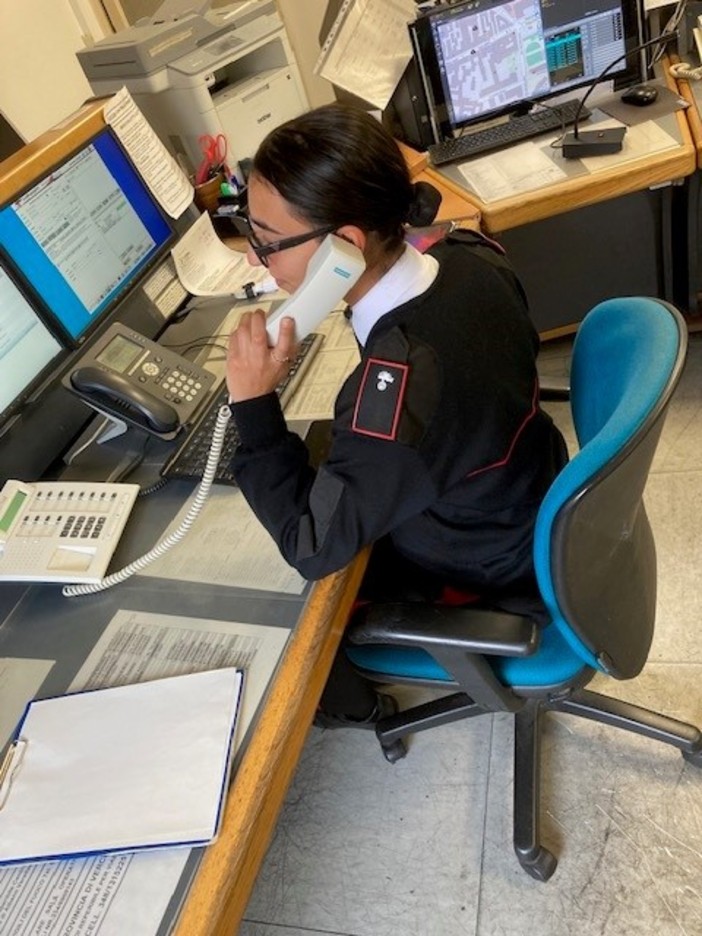 Da due anni irreperibile con un ordine di carcerazione in attesa di esecuzione, si arrende al 112: rintracciato dai Carabinieri nel Vercellese