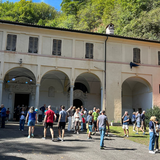 Conferenze, pranzi al Santuario, mercatini: partecipazione a Crevacuore per la festa patronale (foto di Ermanno Orsi)