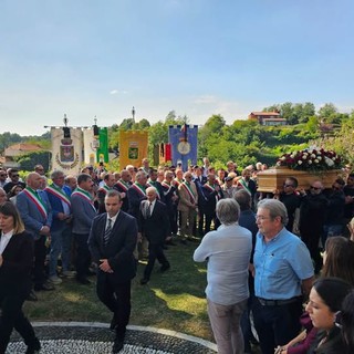 Roasio, in tanti per l’ultimo saluto al sindaco Gianmario Taraboletti Roasio, in tanti per l’ultimo saluto al sindaco Gianmario Taraboletti