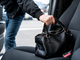 Borsa rubata al supermercato, i Carabinieri intercettano i sospetti in fuga: refurtiva recuperata Borsa rubata al supermercato, i Carabinieri intercettano i sospetti in fuga: refurtiva recuperata