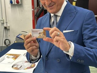 Barolo e Cioccolato del Piemonte nella nuova moneta della Zecca dello Stato FOTO e VIDEO Barolo e Cioccolato del Piemonte nella nuova moneta della Zecca dello Stato FOTO e VIDEO