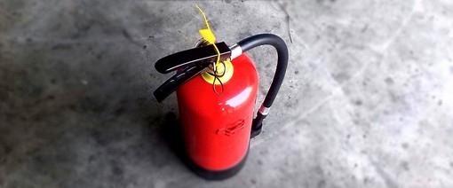 Vandali a Crevacuore, imbrattano i locali con gli estintori (foto di repertorio)