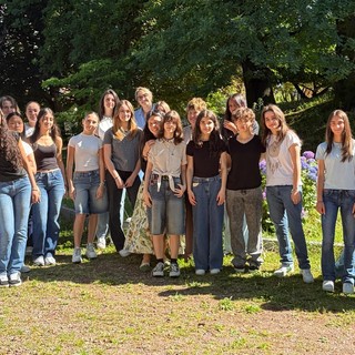 Parco Magni Borgosesia: fiori, frutti e insetti ispirano le confezioni  delle classi I e II Moda dell’Ipsia Magni