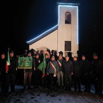 La Valsessera ricorda Nikolajewka, fiaccole accese e molti Alpini nonostante la neve