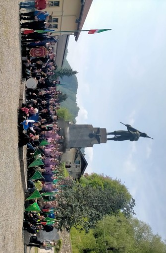 A Varallo la Festa del Gruppo Alpini ha unito sfilata, messa e momento conviviale