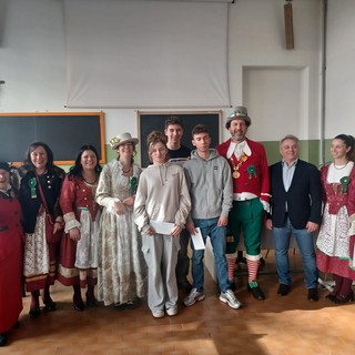 Borgosesia, il Comitato Carnevale premia i più meritevoli dell’Ipsia Magni con le borse di studio Pagani