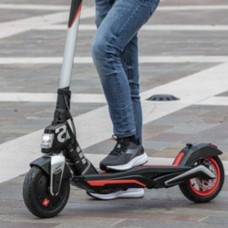 Monopattini, da oggi scatta l'obbligo assicurativo ma appena ...1 su 10 ha la targa