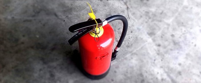 Vandali a Crevacuore, imbrattano i locali con gli estintori (foto di repertorio)