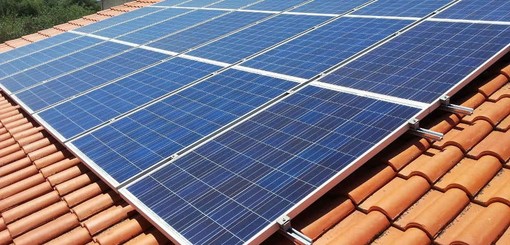 Quarona, fotovoltaico sulla scuola dell’infanzia e sul parcheggio del municipio