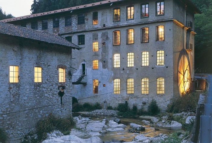 Di carta e di cotone. Il Biellese delle cartiere e dei cotonifici, ecco la mostra alla Fabbrica della Ruota Di carta e di cotone. Il Biellese delle cartiere e dei cotonifici, ecco la mostra alla Fabbrica della Ruota