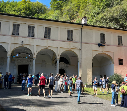 Conferenze, pranzi al Santuario, mercatini: partecipazione a Crevacuore per la festa patronale (foto di Ermanno Orsi)