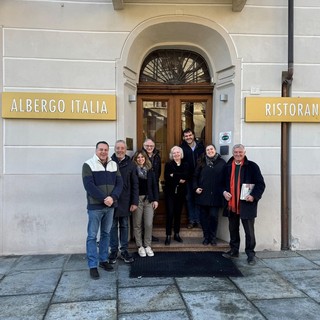 Varallo saluta la famiglia Uffredi: dopo 37 anni cambia la gestione dell’Albergo Italia
