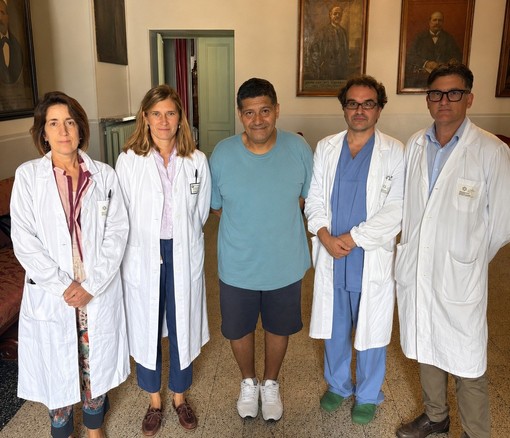 Tra assistenza e ricerca: un solo polmone e una rara cisti da parassita, l’intervento senza precedenti
