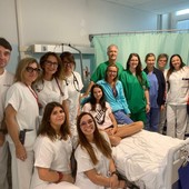 Una canzone all’uscita dalla sala operatoria: il miracolo di Serena che grazie ai medici ha sconfitto una sindrome rarissima