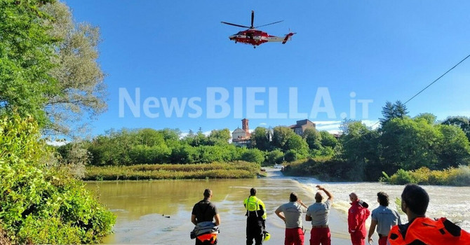 Ciclista disperso al guado di Castelletto Cervo, proseguono le ricerche: ispezionati ponti e greto fino a Quinto Vercellese