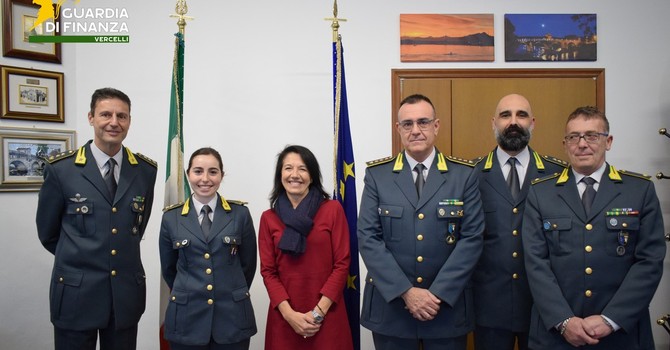 La Procuratrice Calò in visita alla Guardia di Finanza di Vercelli: apprezzamento per l’impegno a tutela della legalità La Procuratrice Calò in visita alla Guardia di Finanza di Vercelli: apprezzamento per l’impegno a tutela della legalità
