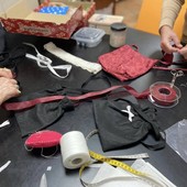 Carnevale di Borgosesia 2026, gadget solidali alla Rua: il ricavato sostiene le attività socio-sanitarie sul territorio