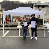 Buona partecipazione al “Gazebo del Sindaco” a Valduggia: distribuito il calendario rifiuti 2026 e informazioni sui servizi
