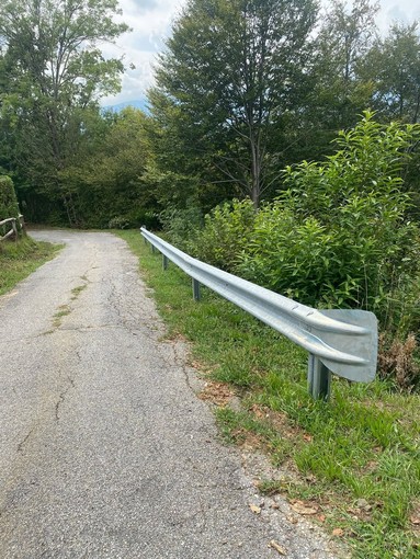 Valduggia: Nuovo guardrail a Orbruncio, messo in sicurezza un tratto vicino al dirupo Valduggia: Nuovo guardrail a Orbruncio, messo in sicurezza un tratto vicino al dirupo