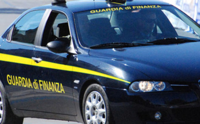 Dal Nord/Ovest: Condomini fantasma e finti cantieri: truffa del bonus da 2 milioni, arrestata coppia di amministratori Dal Nord/Ovest: Condomini fantasma e finti cantieri: truffa del bonus da 2 milioni, arrestata coppia di amministratori
