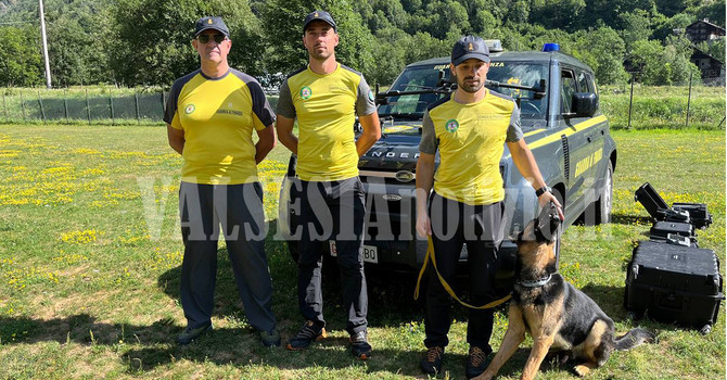 Guardia di Finanza, presentate ad Alagna le nuove tecnologie per il soccorso FOTO e VIDEO Guardia di Finanza, presentate ad Alagna le nuove tecnologie per il soccorso FOTO e VIDEO