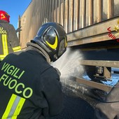 Dal Vercellese: Incendio a un rimorchio sull’A4: intervento dei Vigili del Fuoco