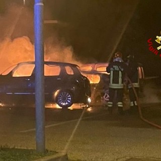 Tre auto a fuoco nella vicina Valsesia