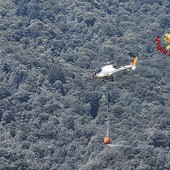 Nuovo fronte di fuoco in località Alpe La Res. Proseguono le operazioni