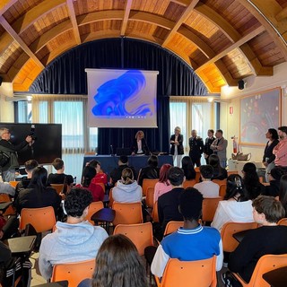 A Gattinara primo incontro tra studenti e Carabinieri: all’Alberghiero un confronto su legalità e istituzioni