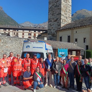 Ad Alagna inaugurata la nuova ambulanza della SAV: un mezzo per il soccorso in Alta Valsesia