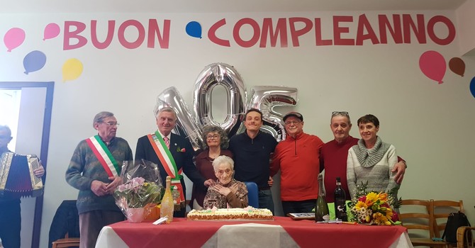 A Varallo si è celebrato un traguardo straordinario: i 105 anni della signora Ines Lana
