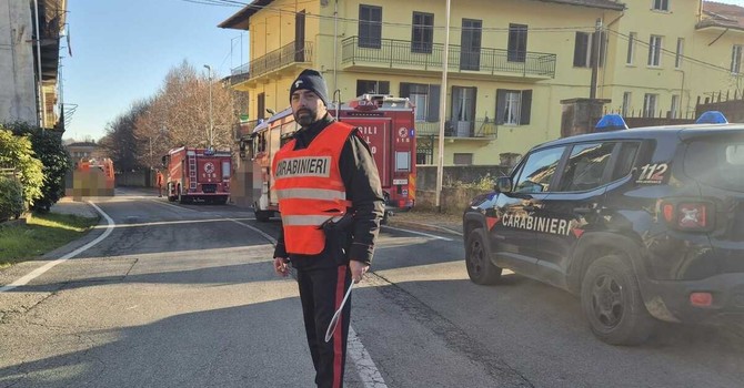 Valdilana, incendia l'auto del vicino al culmine della lite