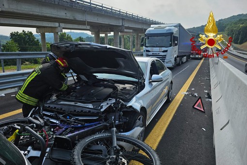 Dal Nord-ovest: incidente stradale sulla A5 verso Ivrea, due persone in ospedale