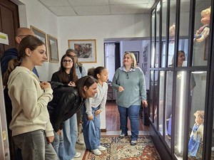 Fobello, inaugurata al Museo del Puncetto l’esposizione di bambole in abiti tradizionali