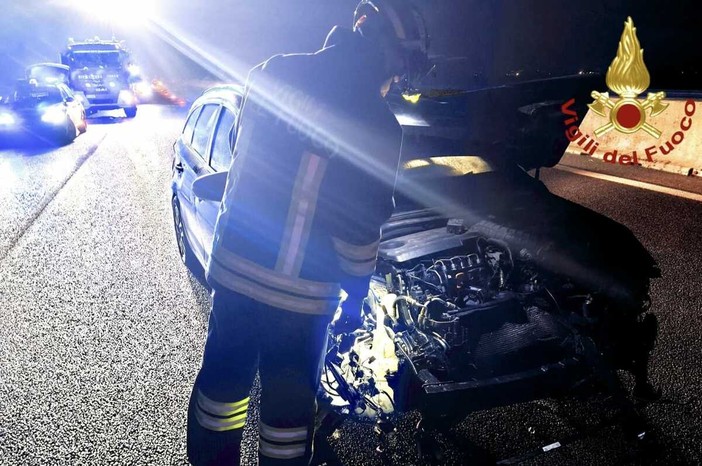 Urto tra auto e camper in autostrada la sera di Santo Stefano