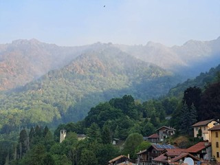 Incendi in Valsesia, ripresi gli interventi aerei: atteso l’Erickson dei Vigili del fuoco Incendi in Valsesia, ripresi gli interventi aerei: atteso l’Erickson dei Vigili del fuoco