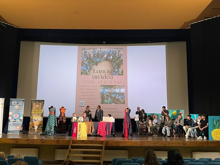 Progetto Kenya, l’Istituto Lancia racconta al Cinema Lux l’esperienza di volontariato in Africa Progetto Kenya, l’Istituto Lancia racconta al Cinema Lux l’esperienza di volontariato in Africa