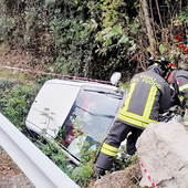 Auto fuori strada a Scopa, arrivano i Vigili del Fuoco