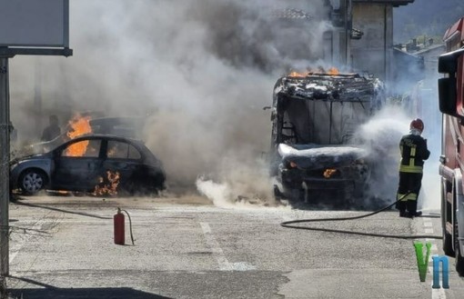 Bus navetta in fiamme, nessun ferito: Seso assicura la continuità del servizio
