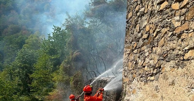 Incendi in Valsesia, situazione stabile: «La valle è pronta a ospitare turisti e villeggianti» Incendi in Valsesia, situazione stabile: «La valle è pronta a ospitare turisti e villeggianti»