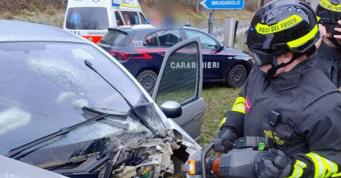 Auto fuori strada sulla SP09 a Boccioleto: due persone soccorse Auto fuori strada sulla SP09 a Boccioleto: due persone soccorse