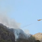 Incendio a Cravagliana, in azione Canadair ed elicotteri